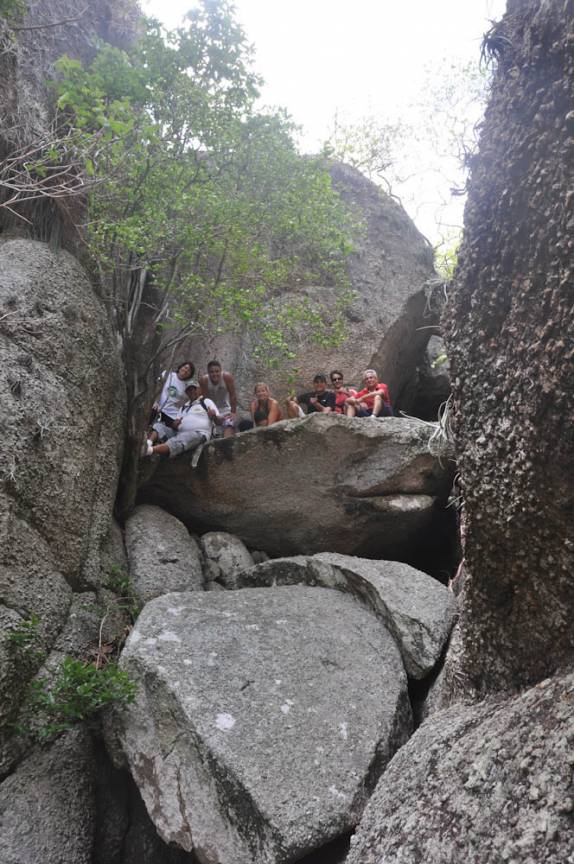 Grupo que fez a trilha das cavernas, no Parque Estadual da Pedra da Boca, na Paraíba, fronteira com Passa e Fica - RN
